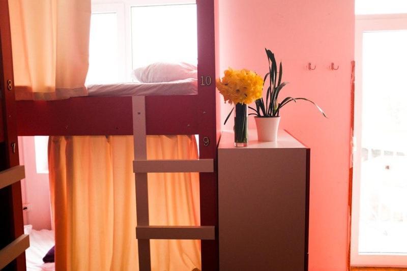 Brobro Hostel Tbilisi Buitenkant foto