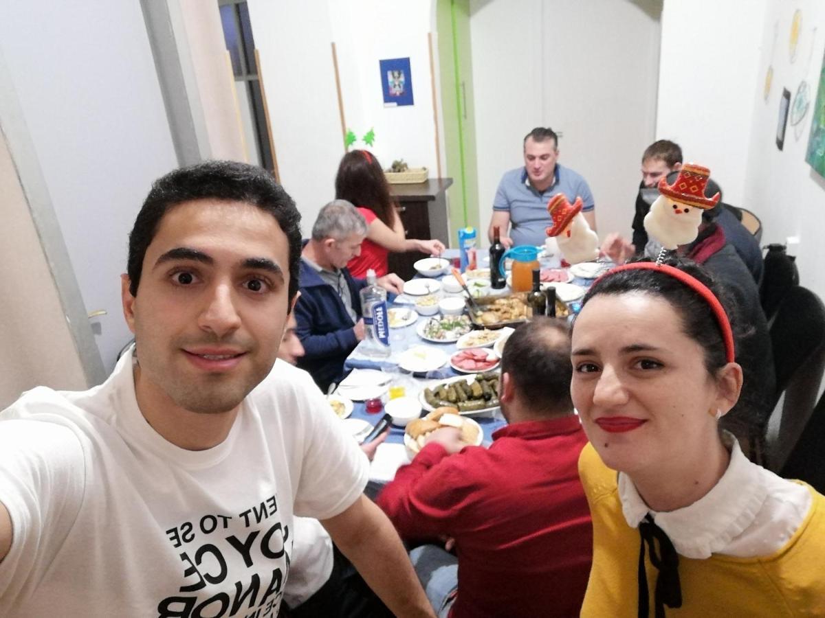 Brobro Hostel Tbilisi Buitenkant foto