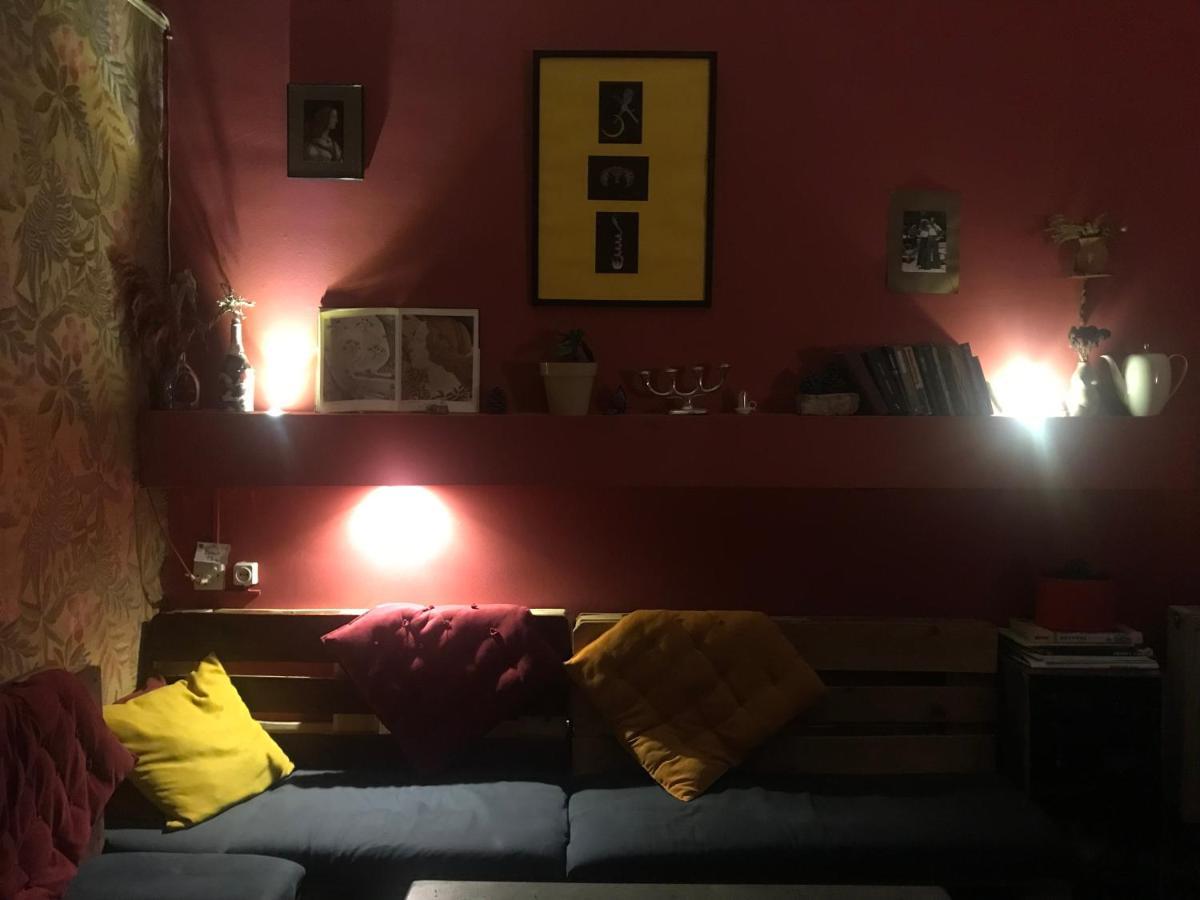 Brobro Hostel Tbilisi Buitenkant foto