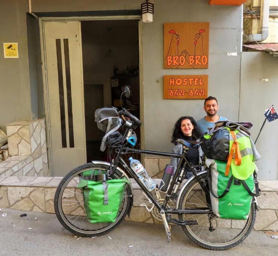 Brobro Hostel Tbilisi Buitenkant foto